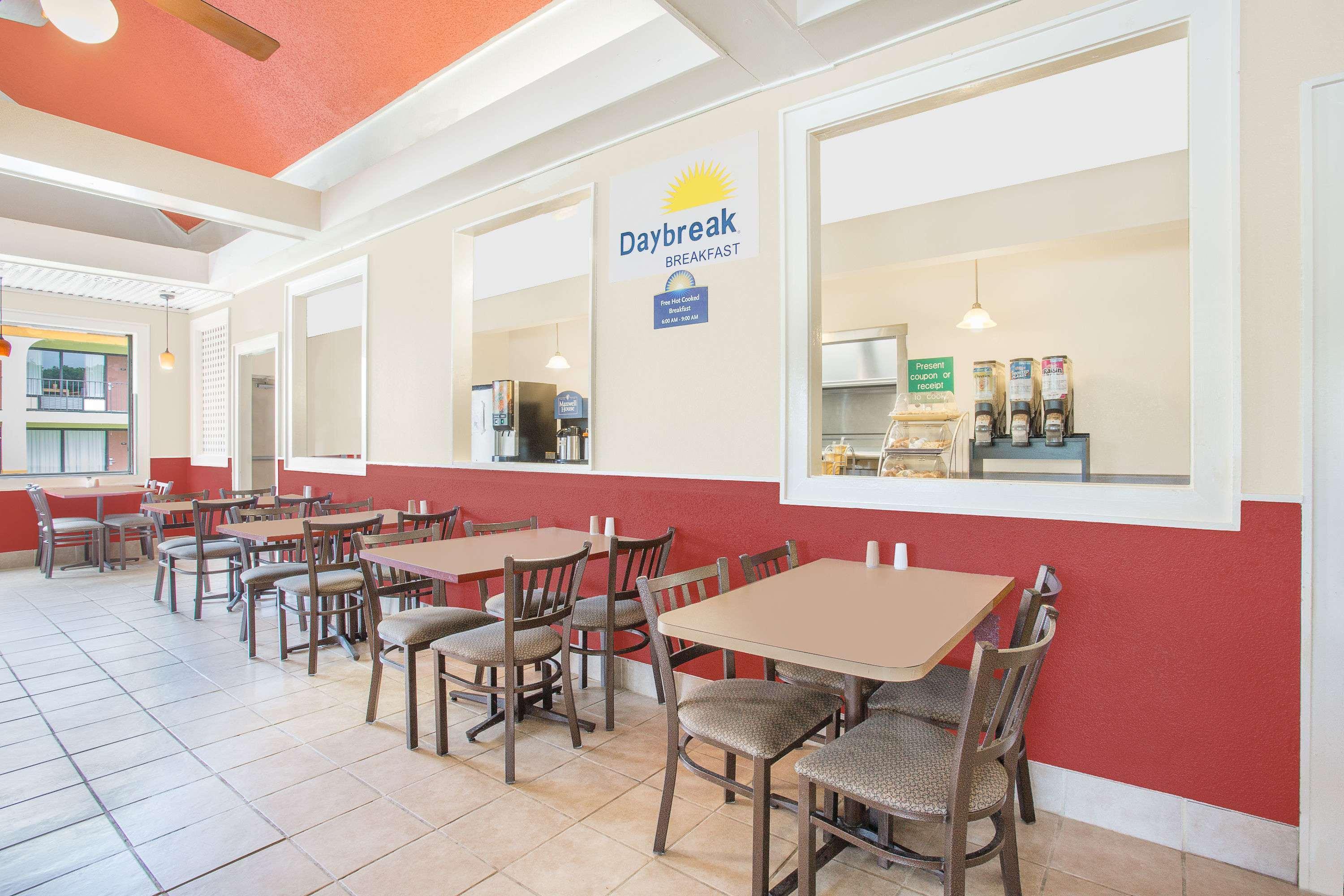 Days Inn By Wyndham Ruther Glen Kings Dominion Area Exteriér fotografie