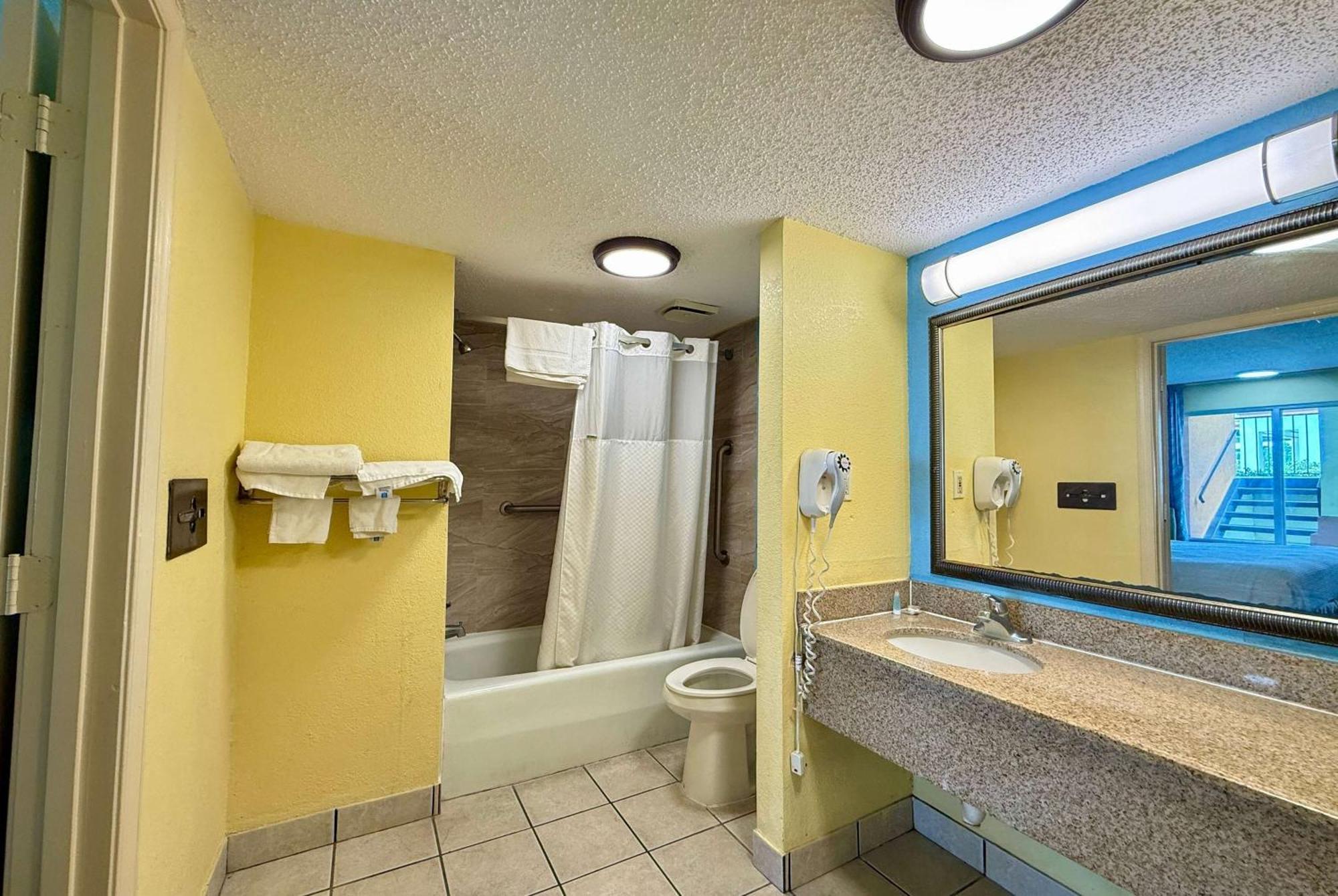 Days Inn By Wyndham Ruther Glen Kings Dominion Area Exteriér fotografie